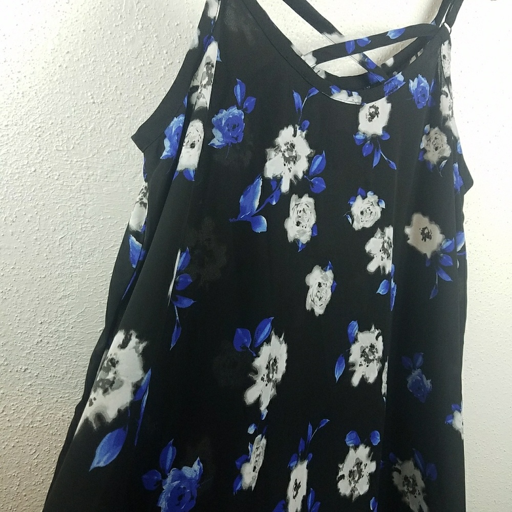 Torrid Floral Blue and Black Top Size 2X